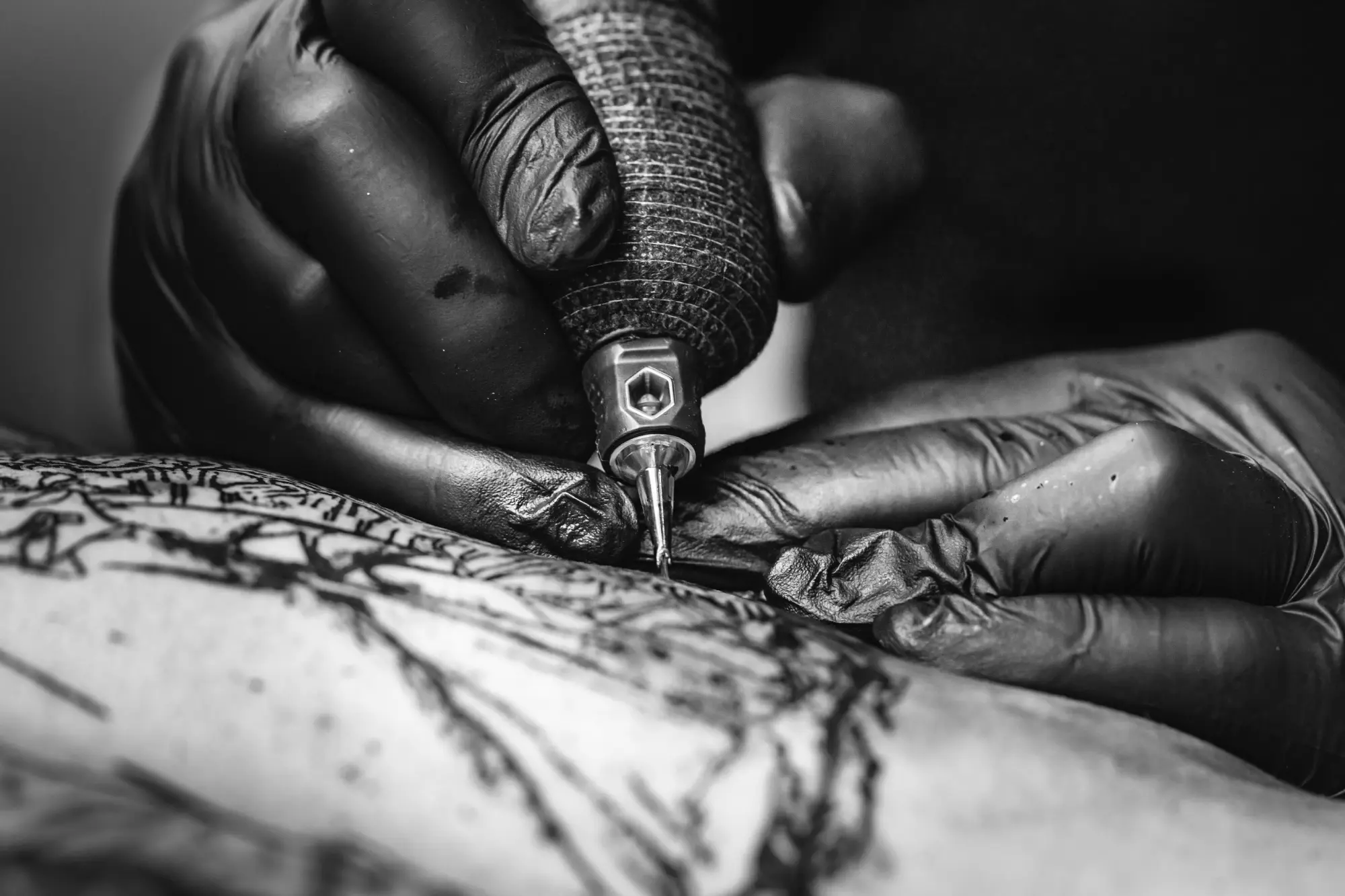 Tatuaggi e piercing a Mestre Tattoo Consortium